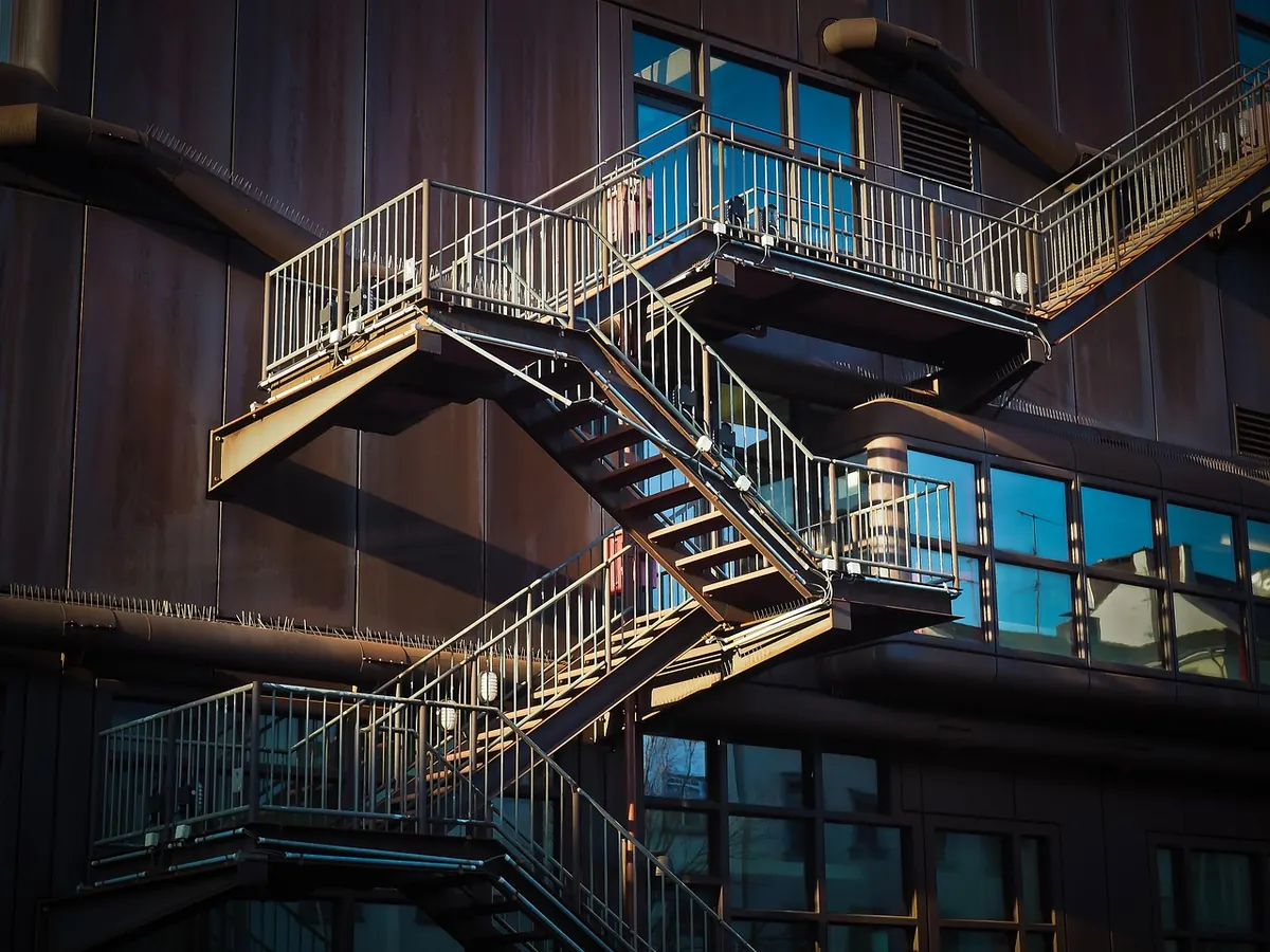 How to Use Leading Lines in Architecture Photography